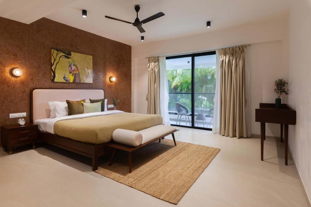 Villa Sereno By Stayvista - An Elegant And Entertaining Retreat Featuring A Swimming Pool, Outdoor Jacuzzi, Modern Interiors, And A Snooker Table Алибаг Экстерьер фото