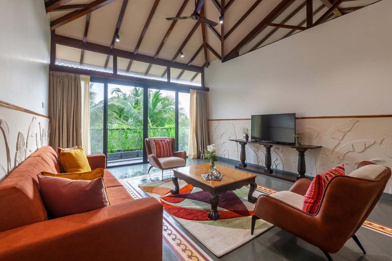 Villa Sereno By Stayvista - An Elegant And Entertaining Retreat Featuring A Swimming Pool, Outdoor Jacuzzi, Modern Interiors, And A Snooker Table Алибаг Экстерьер фото