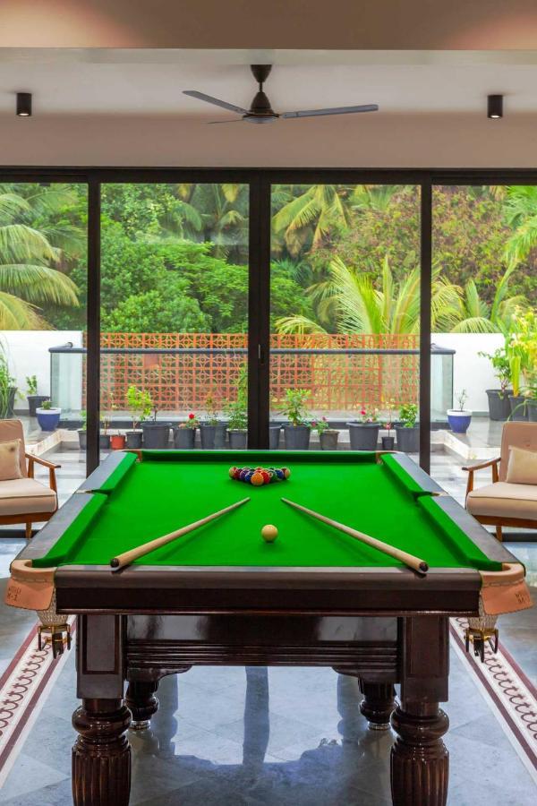 Villa Sereno By Stayvista - An Elegant And Entertaining Retreat Featuring A Swimming Pool, Outdoor Jacuzzi, Modern Interiors, And A Snooker Table Алибаг Экстерьер фото